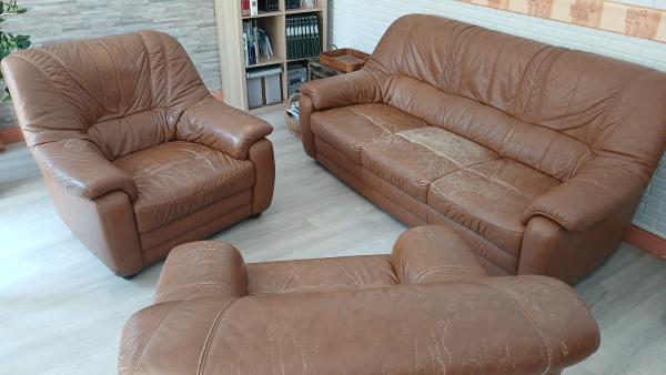 Canapé et deux fauteuils en cuir - Annonces.eBible.fr : Annonces gratuites entre chrétiens